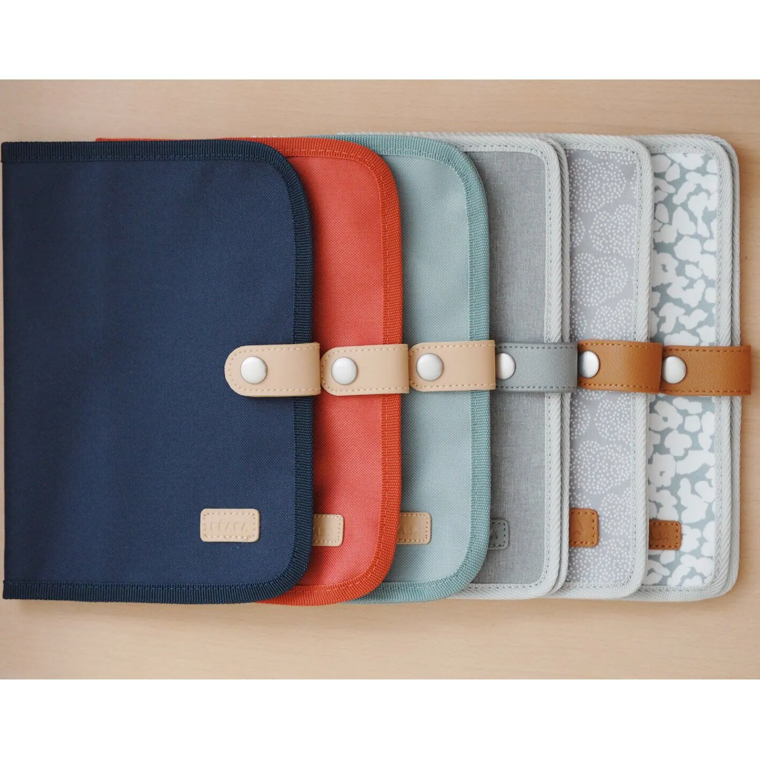 BÉABA Protège carnet de santé Fleurs de cerisier< Accessoires De Toilette